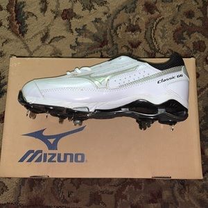 Mizuno Classic G6 Low Switch baseball cleats